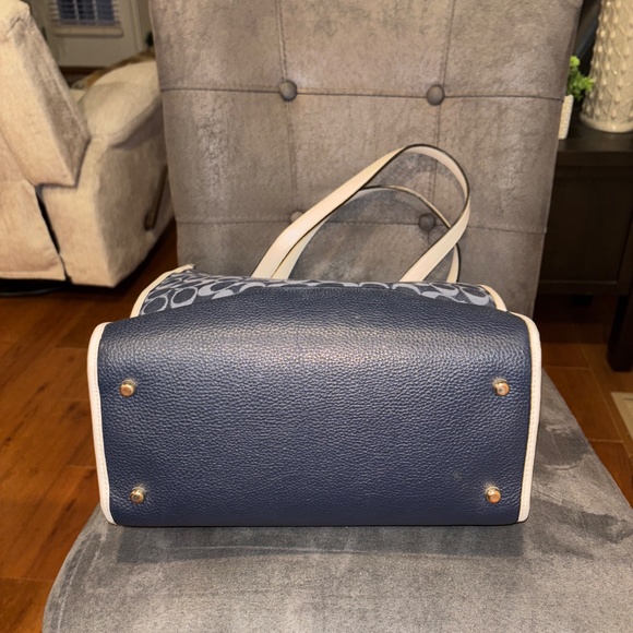 Coach Dempsey C2823 Tote 40 In Signature Denim With Patch Handbag - Picture 6 of 12